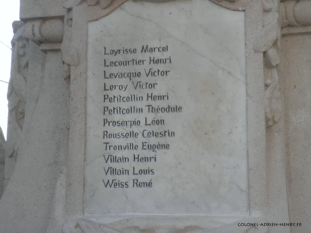 Monument aux morts de Lacroix-sur-Meuse