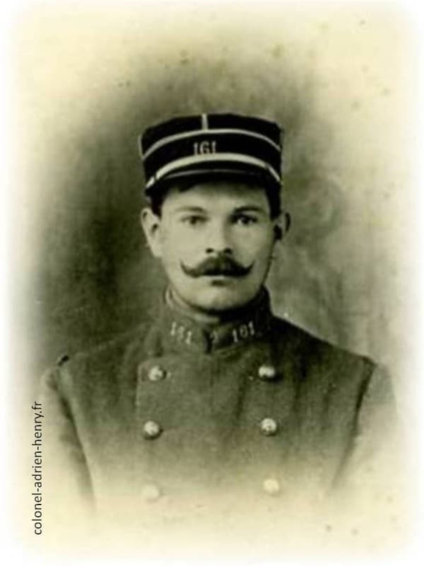 Sous-Lieutenant Adrien Henry à Guingamp fin 1914