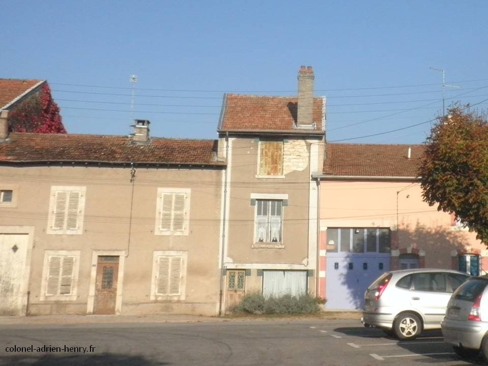 Emplacement approximatif de sa maison natale à Lacroix-sur-Meuse