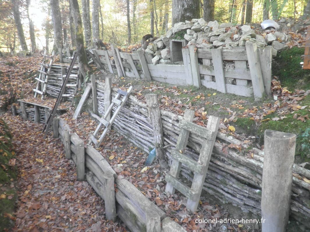 Reconstitution d'une tranchée allemande au camp Moreau