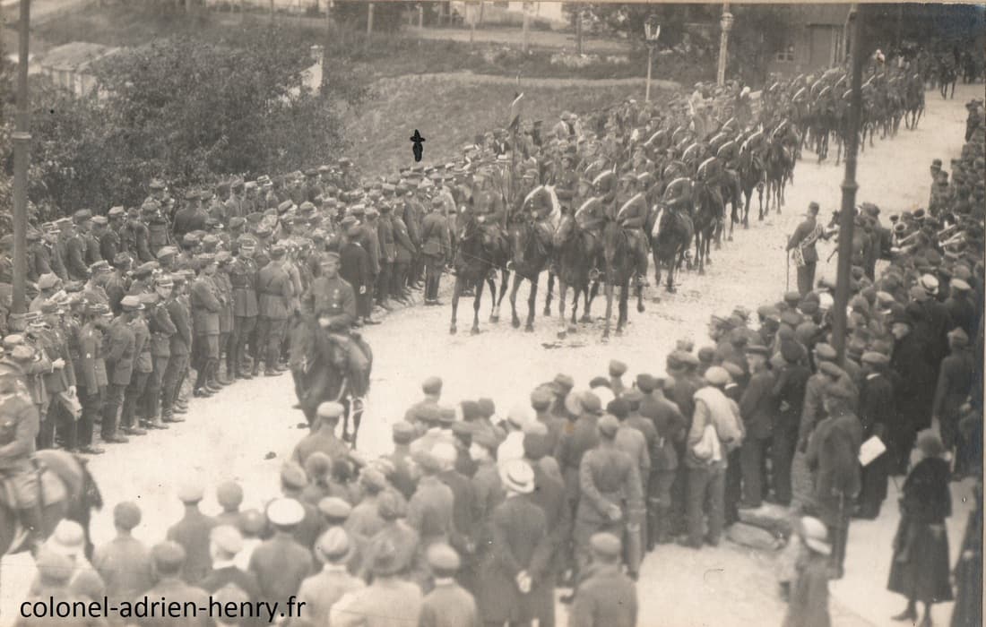 Défilé de la cavalerie polonaise à Grodno