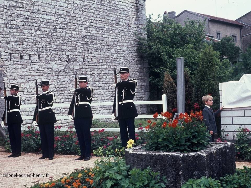 Plaque du souvenir à Lacroix-sur-Meuse