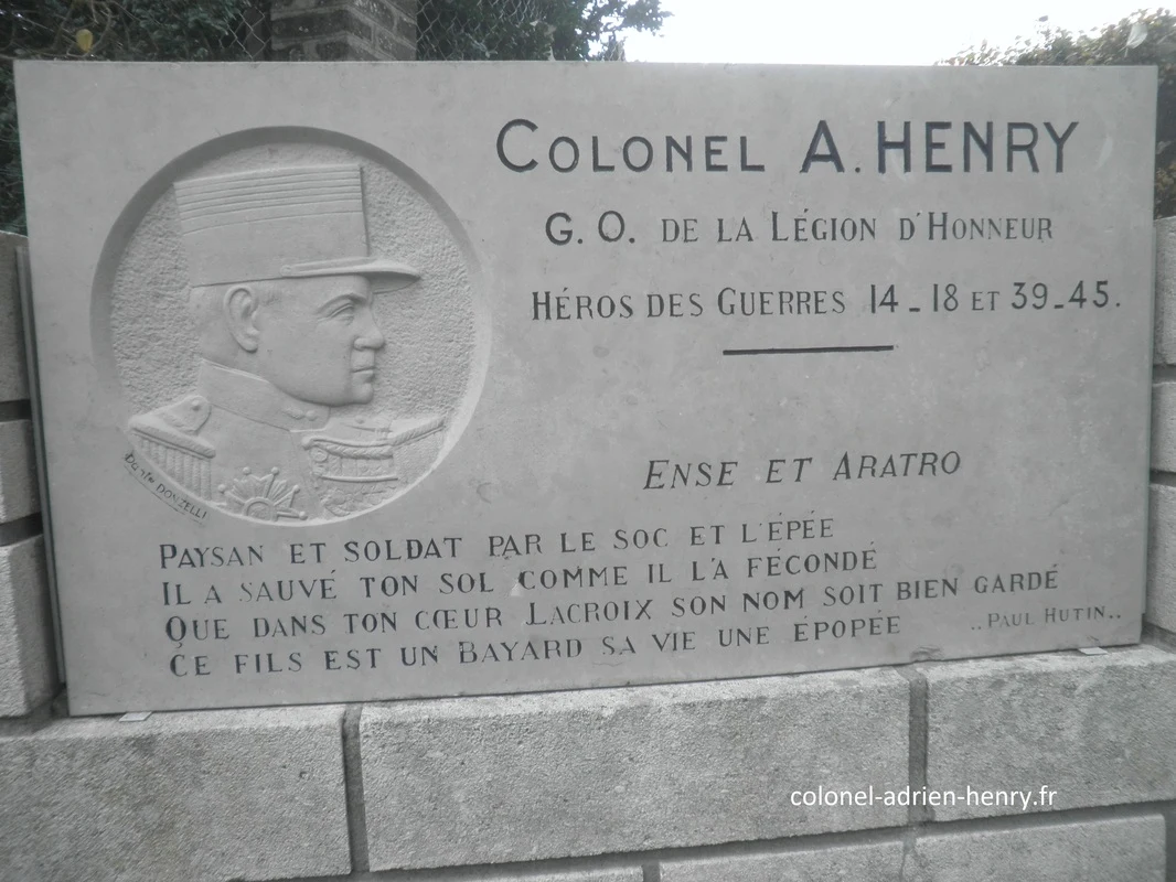 Monument en l'honneur du Colonel Adrien Henry à Lacroix-sur-Meuse