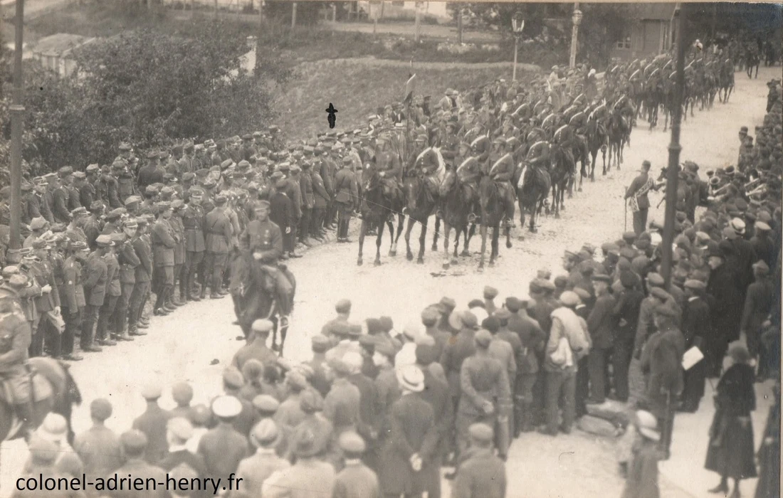 Défilé de la cavalerie polonaise à Grodno